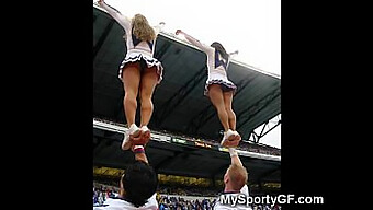 Unge Cheerleaders I Aktion!