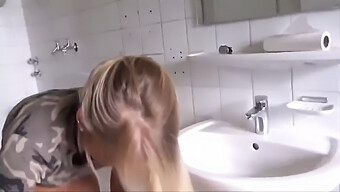 Une Superbe Blonde Allemande De Deutschehuren.Info Expérimente Une Éjaculation Interne